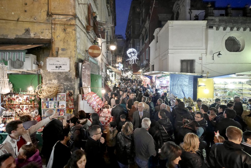 Napoli. Natale, boom di turisti al centro storico