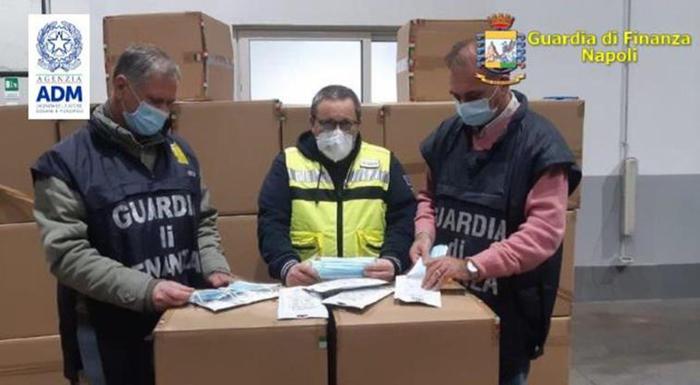Napoli. Mascherine non a norma,1,4 mln sequestrate al porto