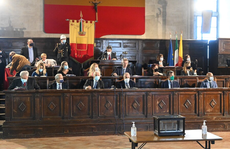 Napoli.  Lotta alla camorra e iniziative per la sicurezza urbana e PNRR: si discuterà il 30 marzo in consiglio comunale