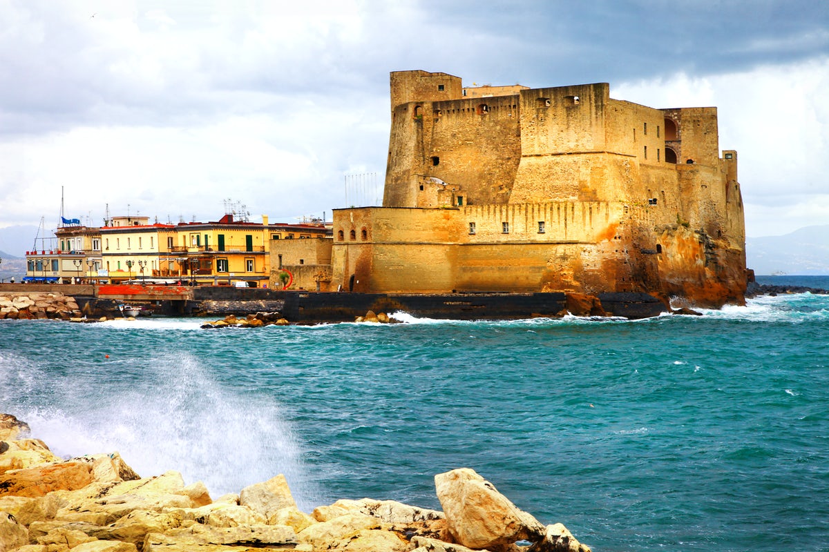 Napoli. Messa in sicurezza Castel dell’Ovo, approvati dalla Giunta i lavori urgenti