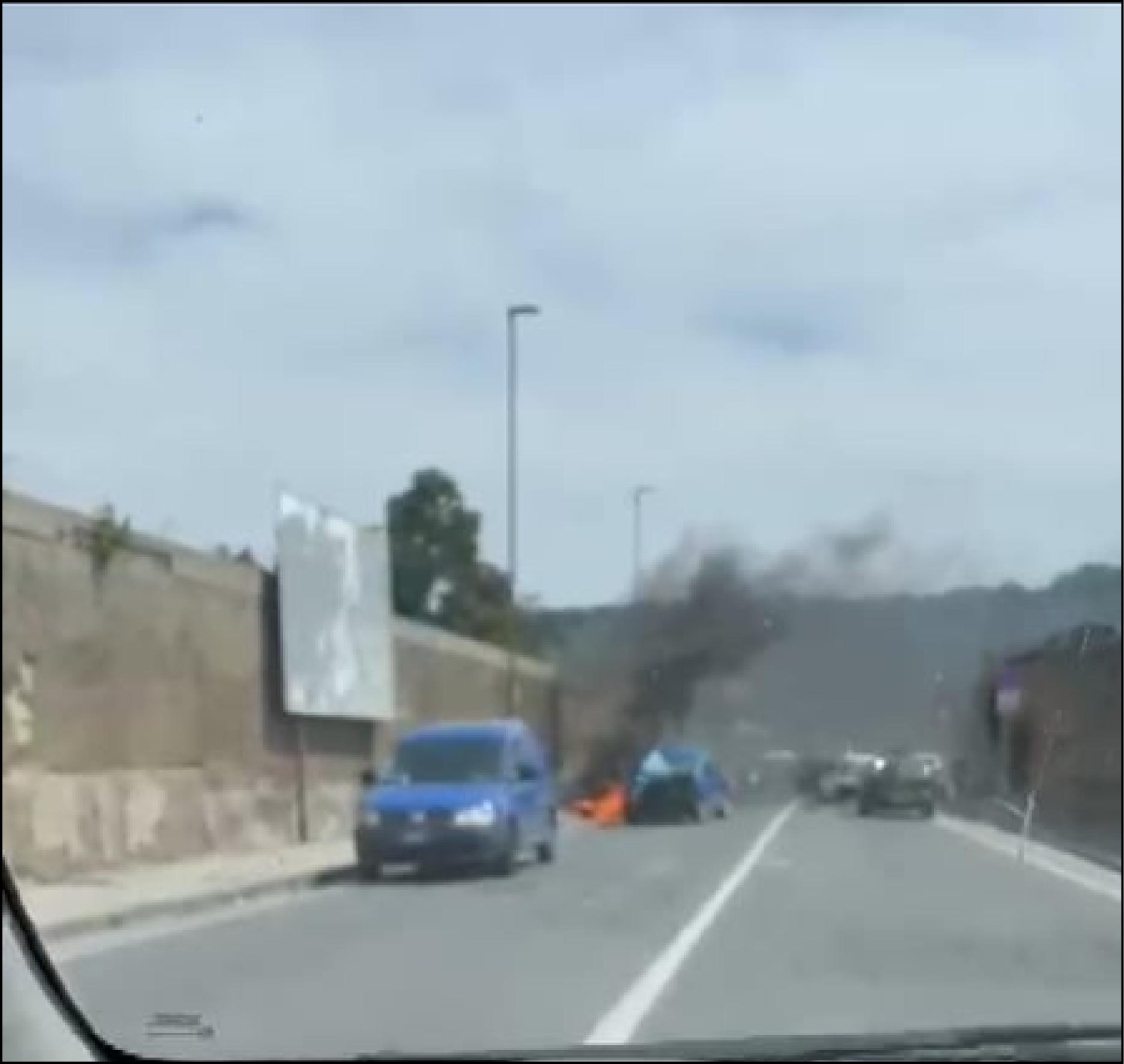 Ultim’ora. Napoli. Gravissimo incidente in via Coroglio,  feriti gravi e si temono vittime