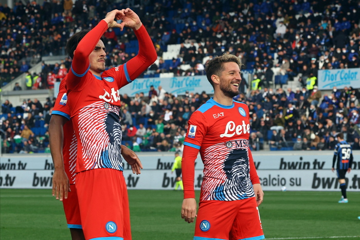 Calcio. Il Napoli sogna ancora, espugnata Bergamo. Insigne decisivo