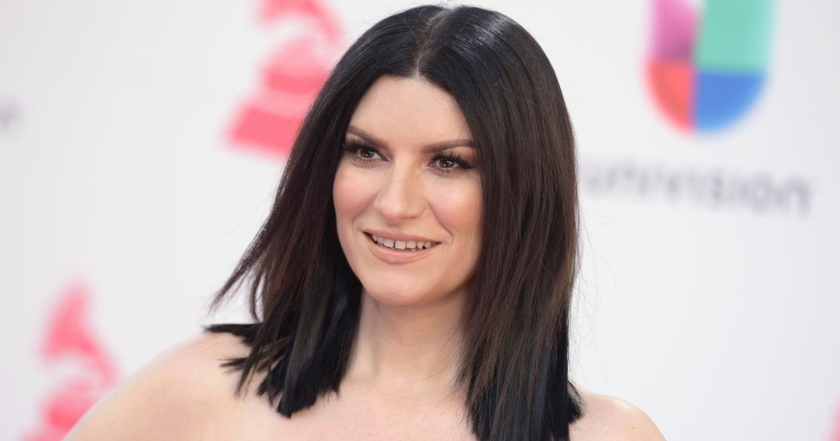 Polemica a Miami tra i fan cubani della Pausini. Attacco sui social per la foto che la ritraggono con membri dei servizi segreti cubani