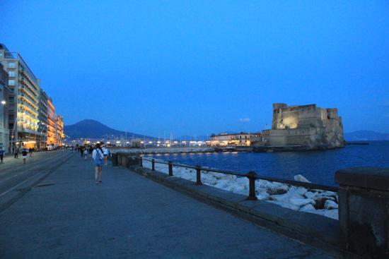 Napoli. Torna dopo la pandemia la Caracciolo Gold Run 2022:  la competizione agonistica sul lungomare più amata dai podisti