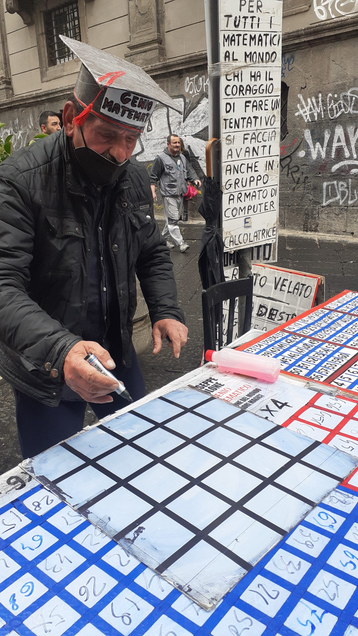 Napoli. Abbiamo incontrato Polone e la sua nuova invenzione matematica – VIDEO