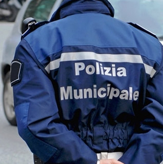 Cercola. Ordinanza shock, sindaco Rossi ‘chiude’ il Comando di Polizia di Municipale di domenica. Fallimento del governo comunale,  incapace di programmare assunzioni per sopperire agli annunciati pensionamenti