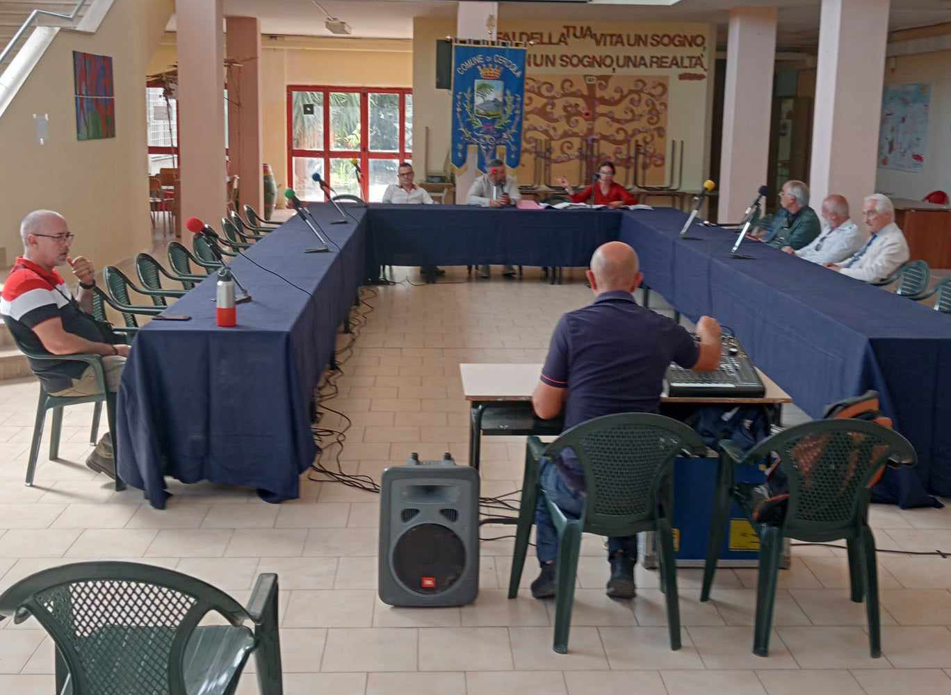 Cercola. La maggioranza diserta il consiglio comunale, bulgaro divieto di trasmettere la diretta streaming. Sprecati altri soldi