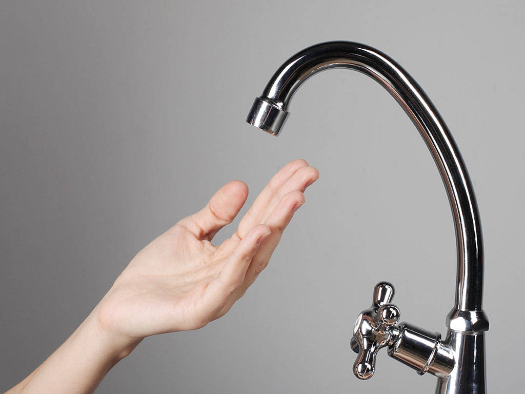 Cercola. Rubinetti a secco da stamane, in serata torna l’erogazione dell’acqua. Tubature Gori danneggiate da lavori per fibra ottica