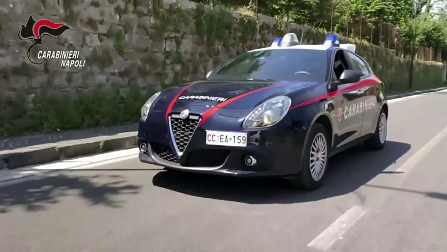 Pollena Trocchia. Esplode ordigno davanti a pescheria. Indagano i Carabinieri