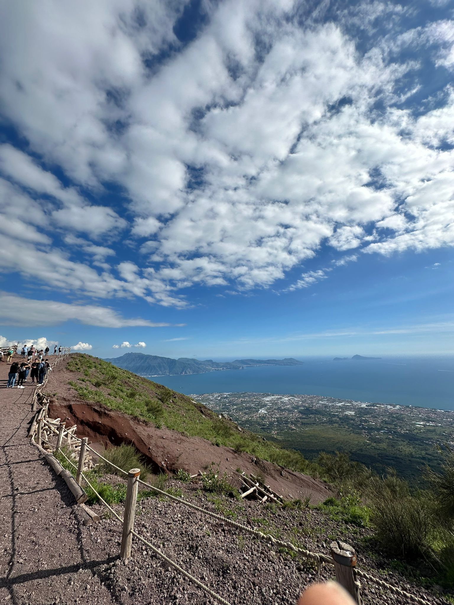 Visita gratuita al Cratere del Vesuvio dal 18 al 26 maggio, parte la “Settimana dei Parchi”. Buona notizia per i residenti dei comuni del Parco Nazionale del Vesuvio