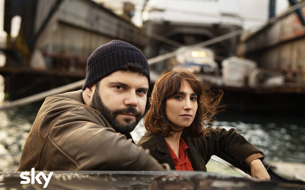 Dal 2 dicembre su Sky la miniserie ‘Piedone uno sbirro a Napoli’.  Salvatore Esposito è il protagonista, la città pure