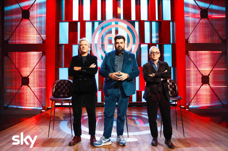 Stasera debutta Masterchef Italia su Sky, Cannavacciuolo porterà anche una puntata a Nerano nelle Cucine dei Quattro Passi, icona della costiera sorrentina