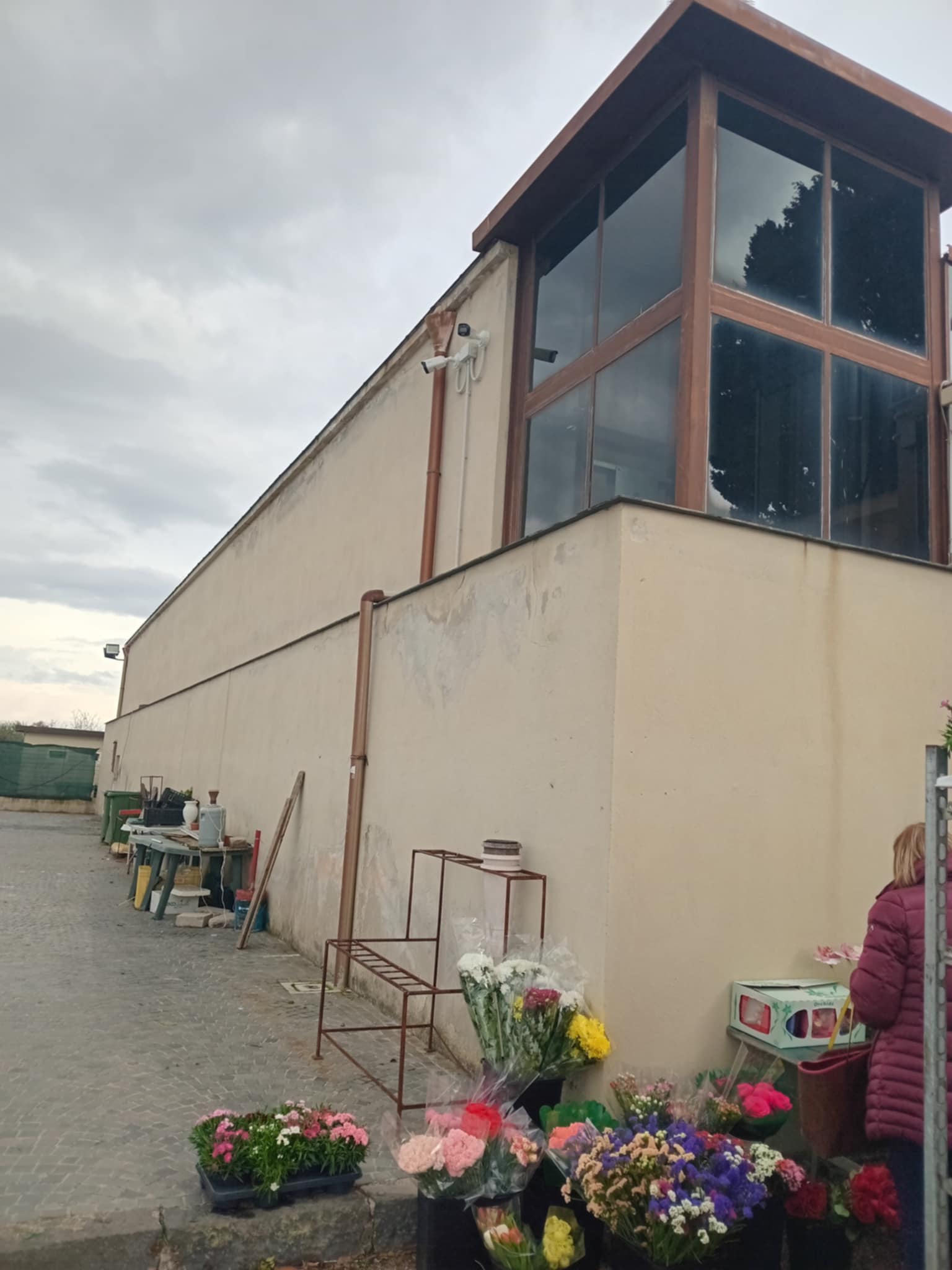 Cimitero consortile. ‘Sprechi’, due telecamere e kit per la videosorveglianza costati quasi 20.000€. Già erano installati  ‘obiettivi’ della ‘ditta gestore’ dei servizi cimiteriali