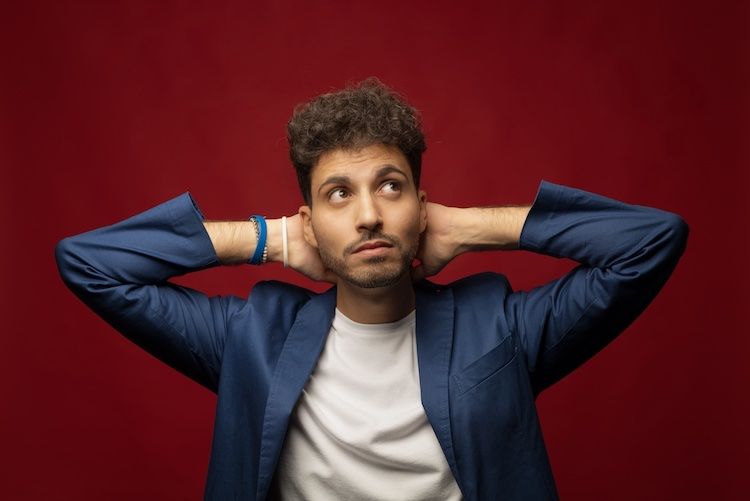 Dopo tre sold out in Puglia, continua il tour nazionale “Ant3prima” di Vincenzo Comunale: prossime tappe a Palermo, Firenze, Pisa e oltre, con una puntata in Olanda