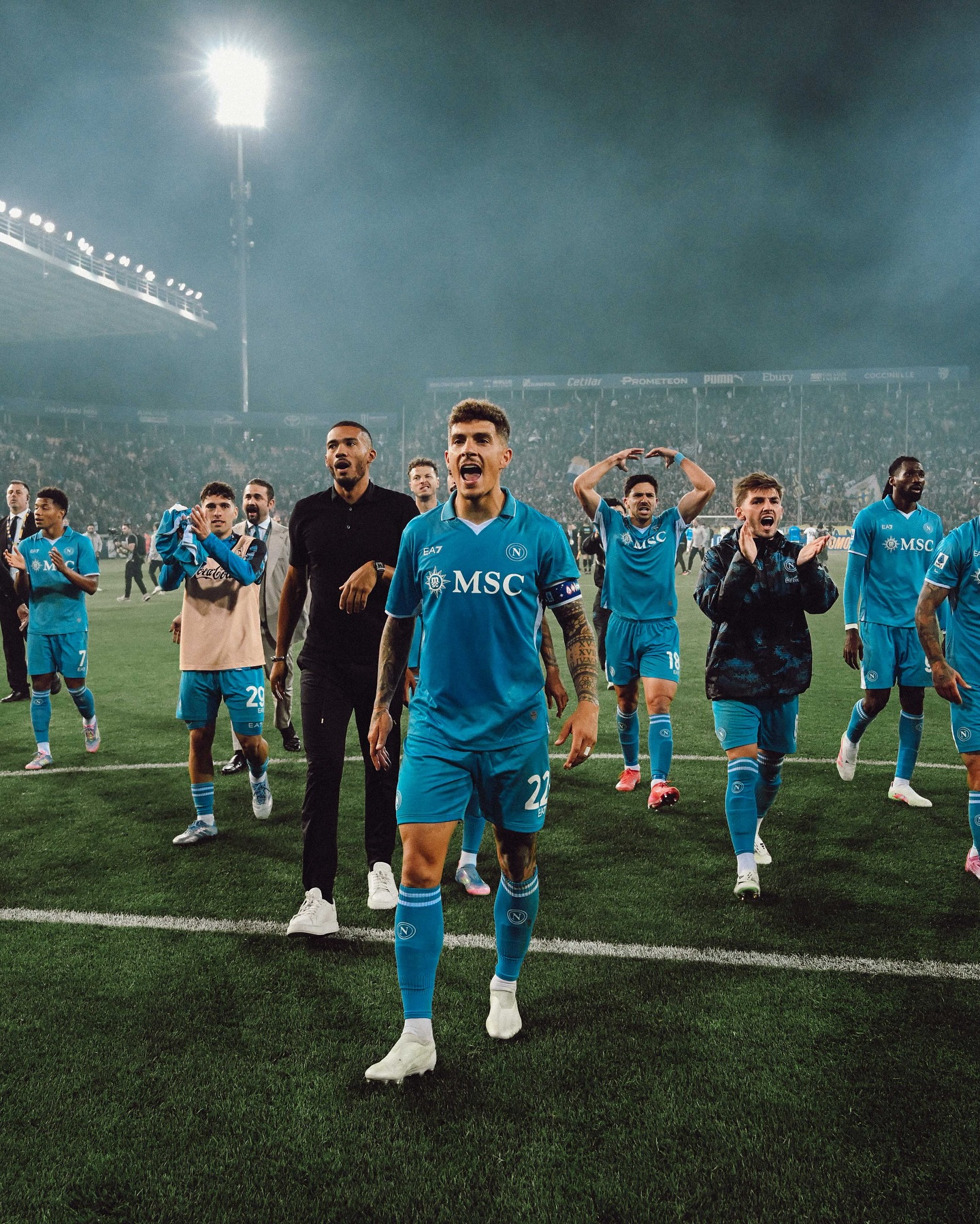 Napoli – Cagliari.  Maxi schermi a Piazza del Plebiscito, Piazza Mercato e Piazza Giovanni Paolo II a Scampia. Disposizione del comune di Napoli