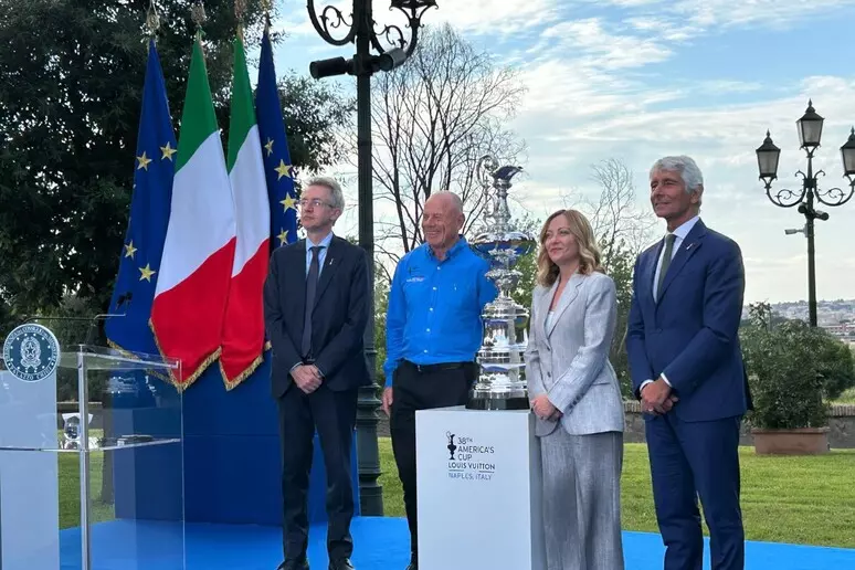 Giorgia Meloni: America’s Cup a Napoli un orgoglio per ogni italiano. Eventi planetario ed è anche un omaggio al nostro mare