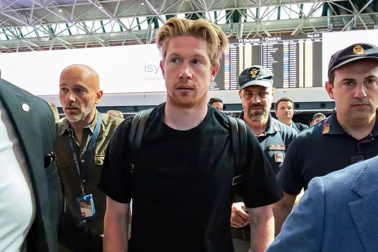 De Bruyne ha firmato. De Laurentiis su X: “Benvenuto Kevin”