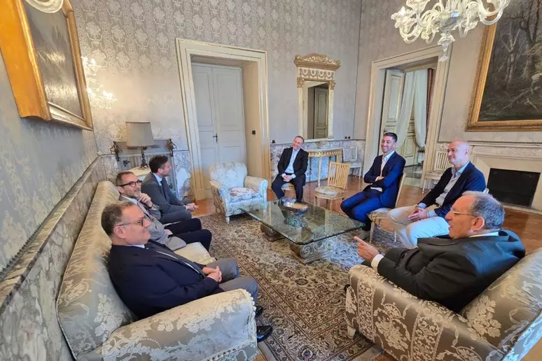 Prefetto di Napoli incontra i nuovi sindaci dell’area metropolitana. Presente anche Giuliano Di Costanzo di Volla. Gli auguri del ‘buon svolgimento di mandato’