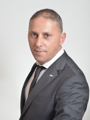 Volla. Ex sen Sergio Vaccaro : “Donato ha mantenuto la sua identità politica rifiutando alleanze al ballottaggio.”. Inesatto: Donato ha stretto alleanze con Volla 2025, Uniamo Volla e l’ex PDCI e PD Gianluca Pipolo, rappresentante di lista per il centrodestra