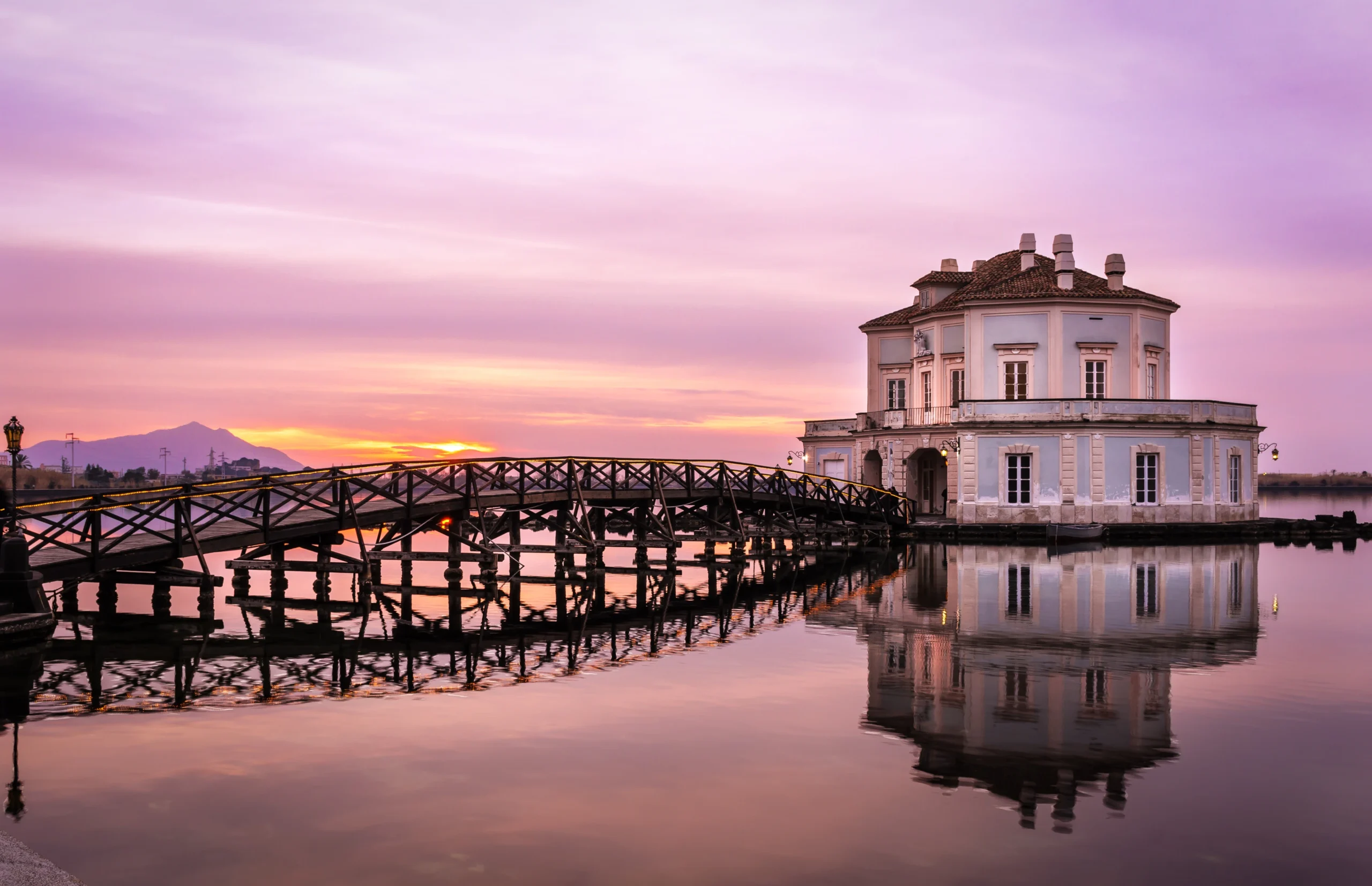 Campania. Turismo, si lavora per la previsione di un ‘Osservatorio regionale dei flussi’