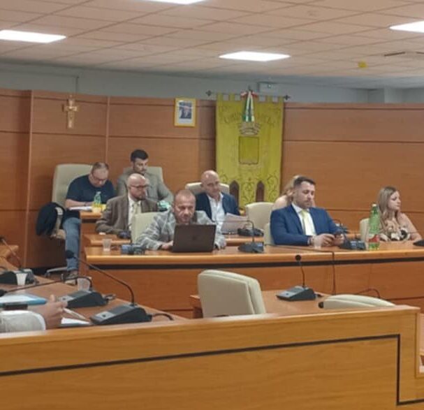 Volla. Vincenzo Manfellotti eletto nuovo presidente del consiglio comunale.  Tensione nei Moderati per Volla