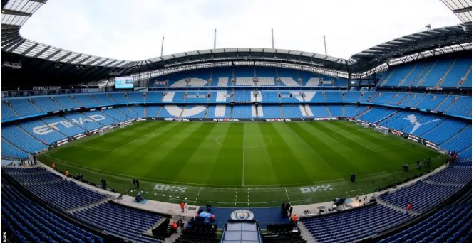 Champions League. Stasera  – ore 21.00 -all’Etihad Stadium debutto  europeo del Napoli contro il Manchester City di Pep Guardiola. Nei Citizens in porta lo stabiese Donnarumma, ‘ritorno a casa’ per De Bruyne