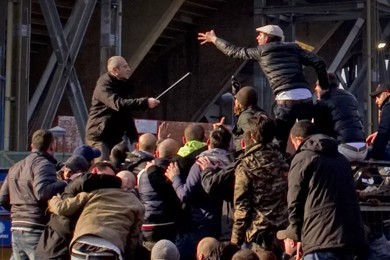 Champions League. 180 tifosi del Napoli espulsi da Eindhoven. Rischiano il Daspo