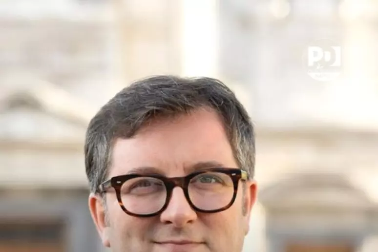 San Giuseppe Vesuviano.  “Dimettiti o muori!”, manifesto initmidatorio al sindaco  di San Giuseppe Vesuviano Michele Sepe