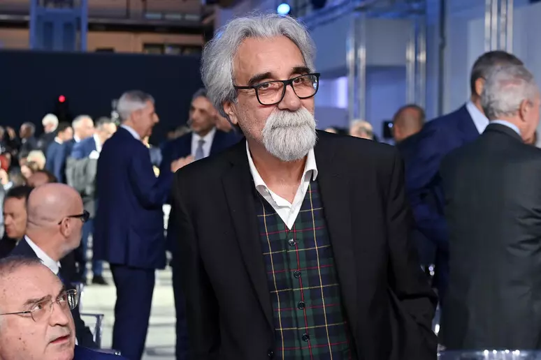Morto a Roma il maestro Beppe Vessicchio, fatale una polmonite. Aveva 69 anni