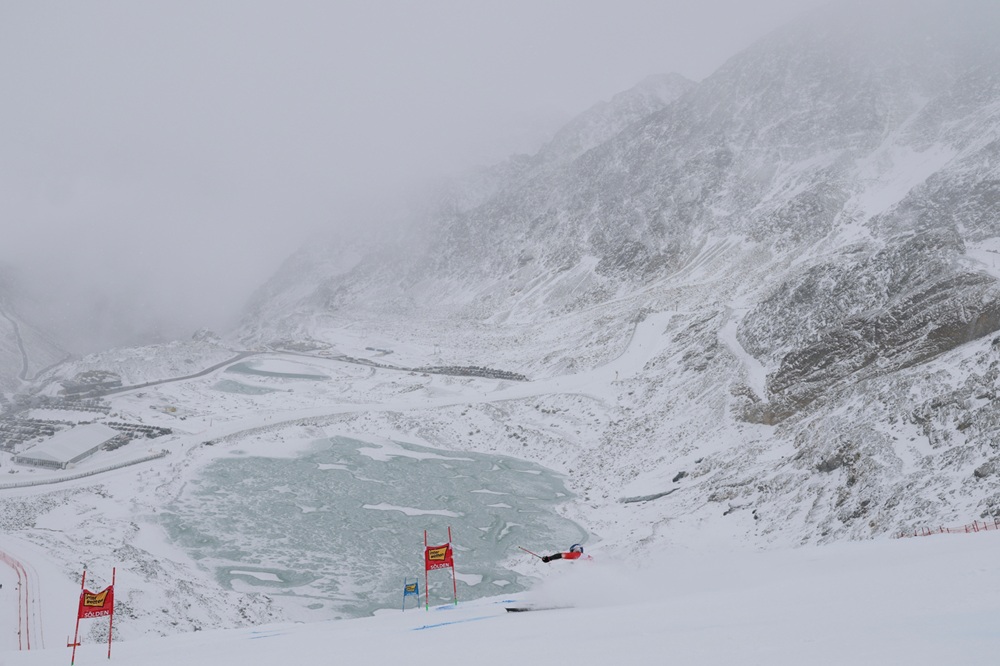 Sci. Giada D’Antonio, napoletana di San Sebastiano al Vesuvio,  continua a crescere. Stupisce anche in gigante, arriva 7^ con il pettorale 71 nella gara FIS sulle nevi di Pfleders. Presto in Coppa Europa?