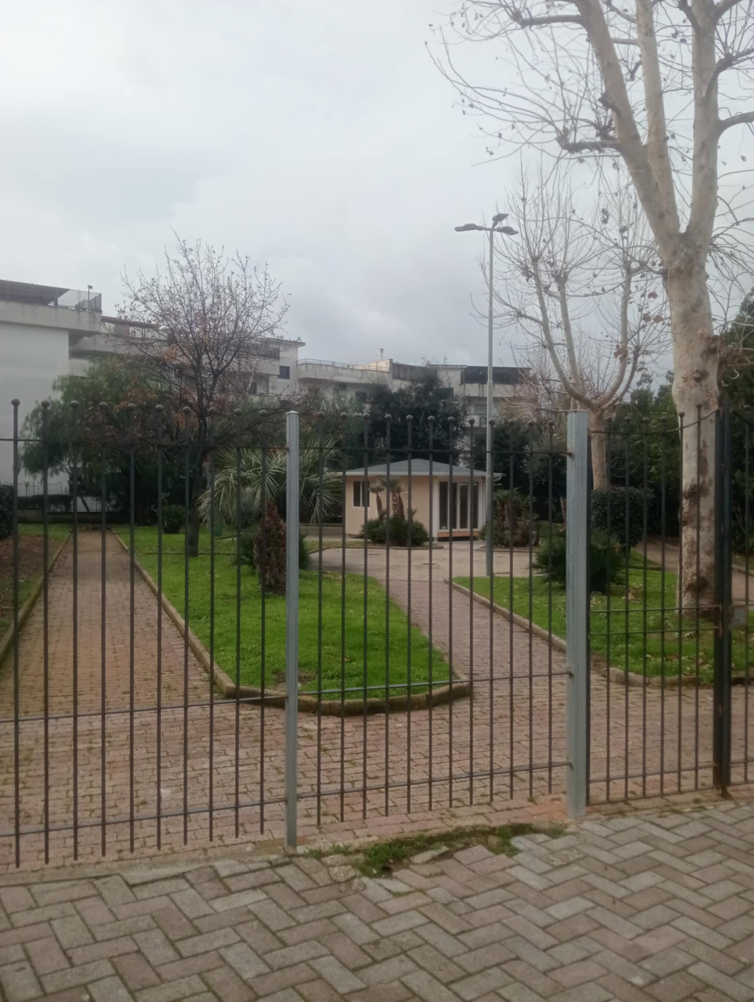 Cercola. Risulterebbe irregolare l’affidamento  in concessione alla Scintilla s.r.l. della piazzetta comunale Masseria Carafa. Ombre sul finanziamento PNRR di 53,000€  e sulla convenzione