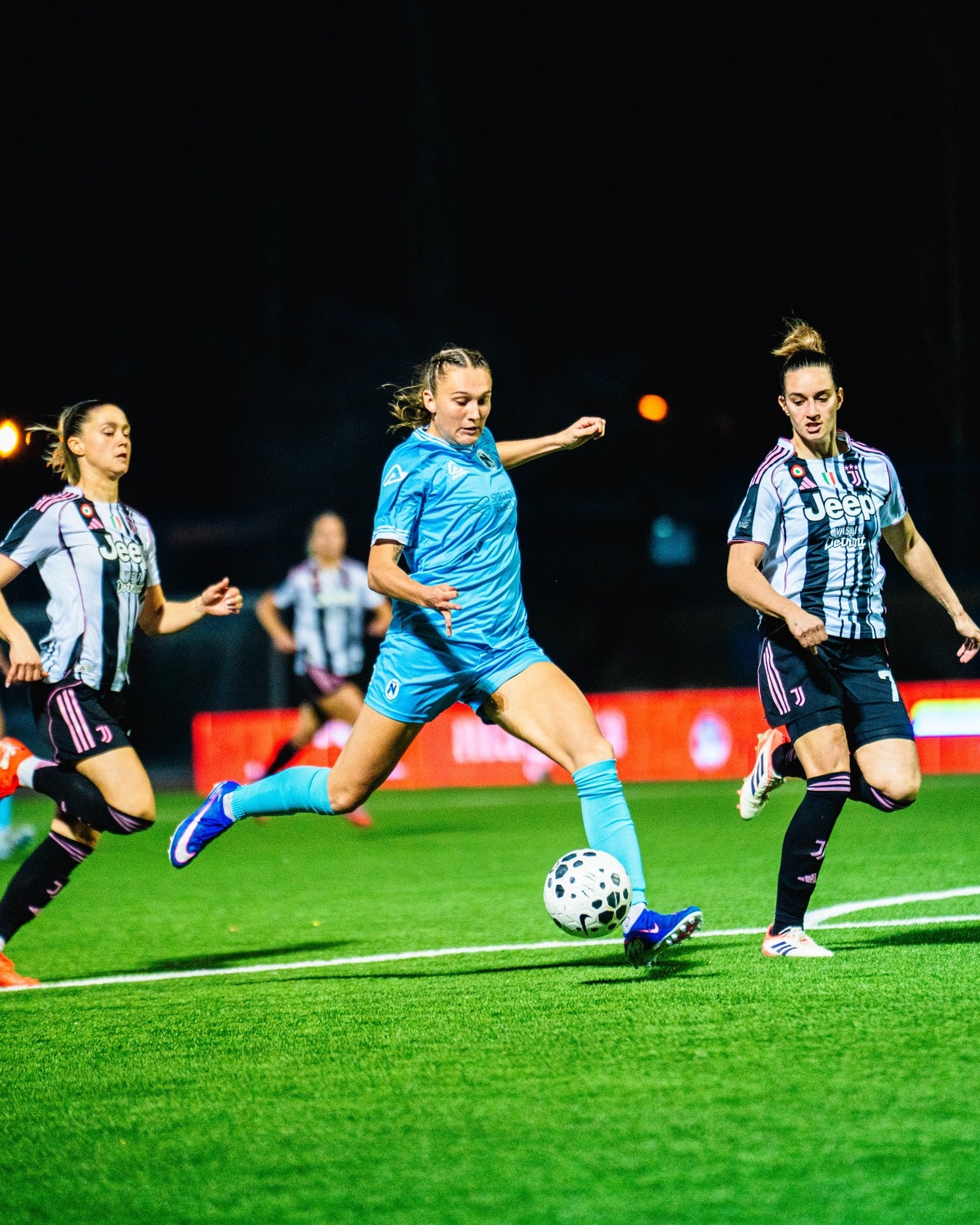 Calcio femminile. Questa sera a Biella, il ritorno dei quarti di Coppa Italia tra Juventus e Napoli Women. Diretta tv su Sky dalle 20,30 e in steaming su Now