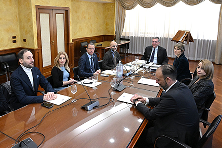 Insediato l’Ufficio di Presidente del Consiglio Regionale: presidente Massimiliano Manfredi (PD). I due vicepresidenti: Luca Trapanese (M5S) e Giuseppe Fabbricatore (FdI)