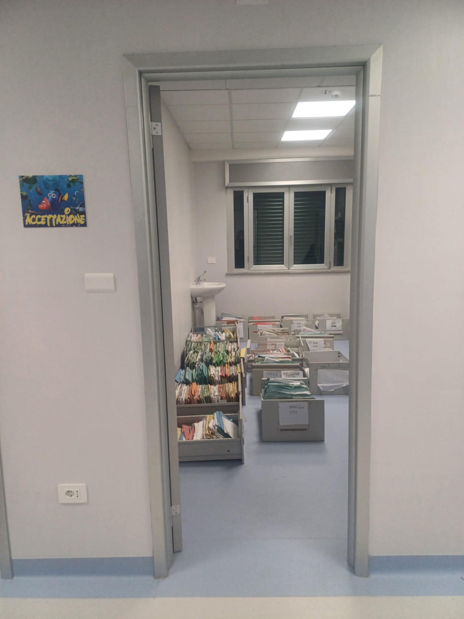 Napoli.  Nucleo di Neuropsichiatria Infantile 32 di Ponticelli nel caos: bambini ‘sballottati’ in tutta la città per le visite del rinnovo del piano terapeutico, mancata sostituzione della neuropsichiatra scomparsa a settembre. Archivio in tilt