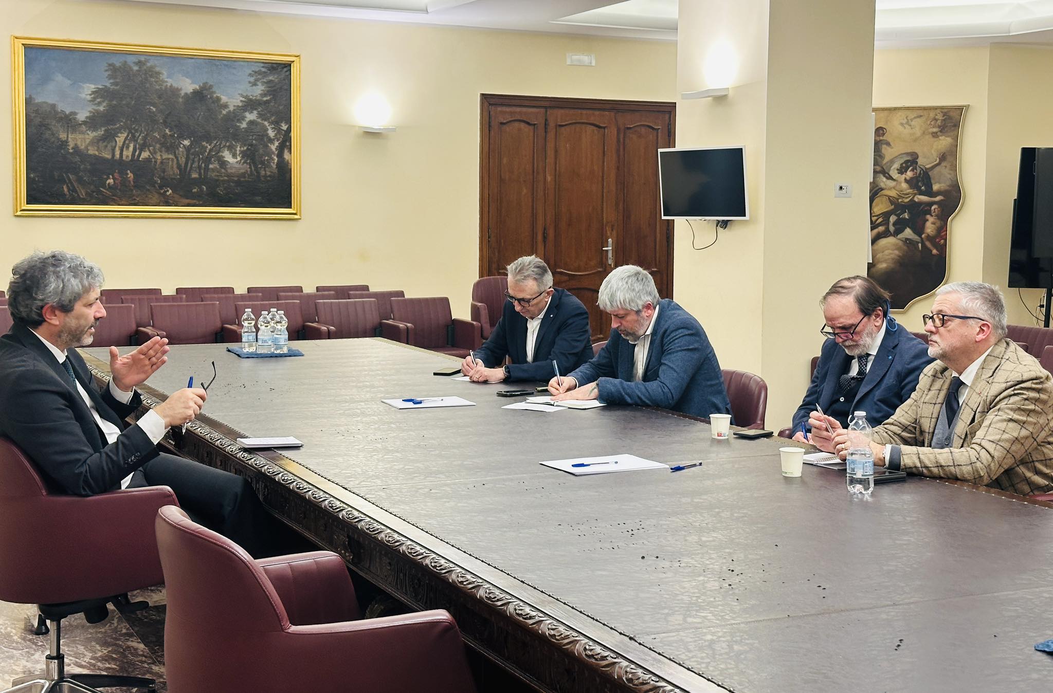 Campania. Lavoro e occupazione, confronto in Regione con i sindacati.  Roberto Fico: “Pronti per le grandi sfide del mondo del lavoro”