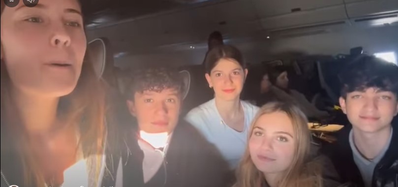 Stasera atterrano a Malpensa i ragazzi di San Sebastiano al Vesuvio bloccati nel Golfo Persico, il sindaco Panico: “Domani li riabbracceremo nell’aula consiliare”