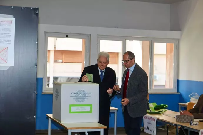 Referendum, in Campania alle 12 l’affluenza al 10,96% e a Napoli al 12,15%. Sotto al Vesuvio: Cercola ( 12,09%), Volla (9,56% ), San Sebastiano al Vesuvio (12,73% ) e Pollena Trocchia (11,17% )