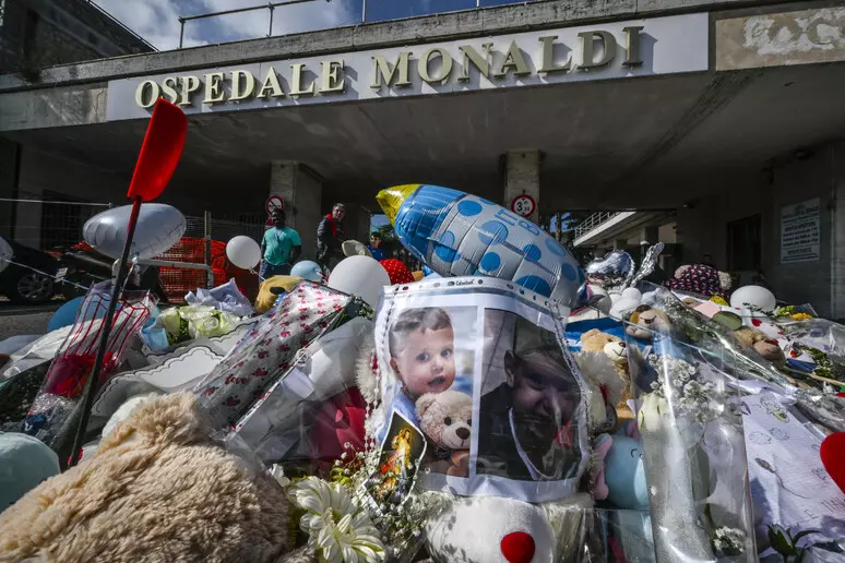 Trapianto del piccolo Domenico, presunte modifiche alla cartella cliniche, Procura di Napoli chiede misure interdittive per i medici indagati