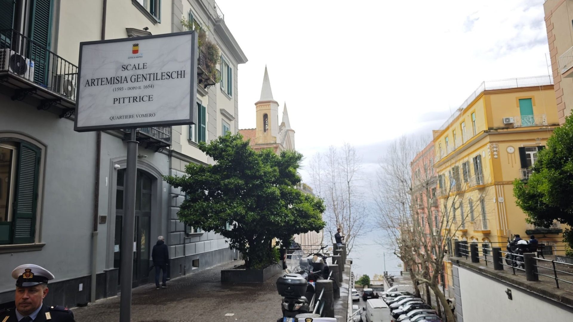 Napoli celebra Artemisia Gentileschi: intitolate le scale al Vomero alla grande pittrice del Barocco